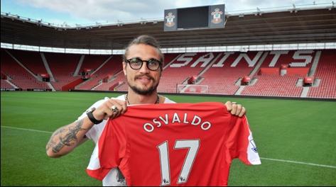  Osvaldo con maglia del Southampton. Arch. Gazz.