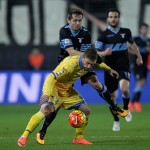 Lulic in azione contro il Frosinone