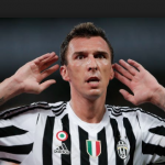 Serie A - La Juventus blinda Mario Mandzukic