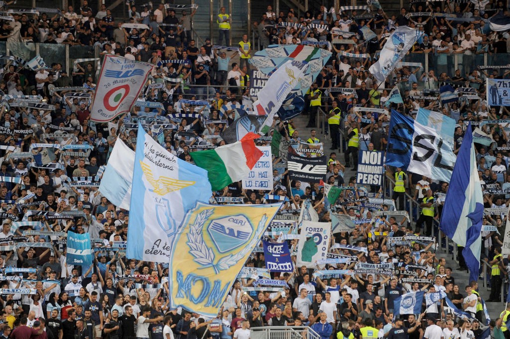 Curva Nord, il cuore del tifo biancoceleste.
