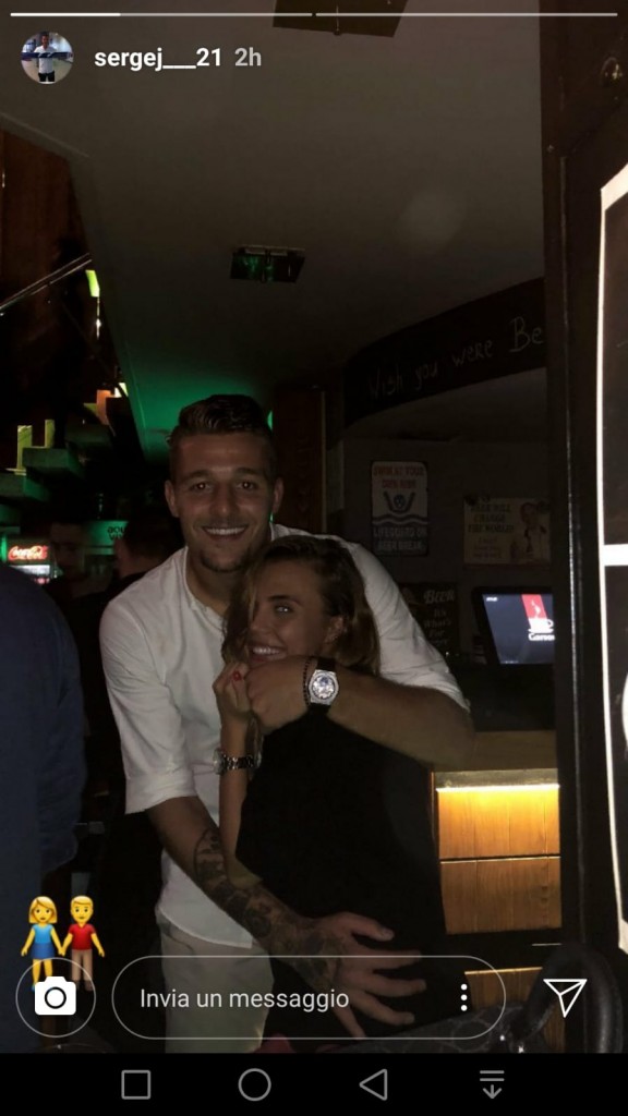 Milinkovic si consola con la bellissima fidanzata.