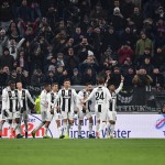 La Juve esulta dopo il gol al Chievo