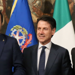 Ultime notizie - Di Maio, Conte e Salvini a braccetto