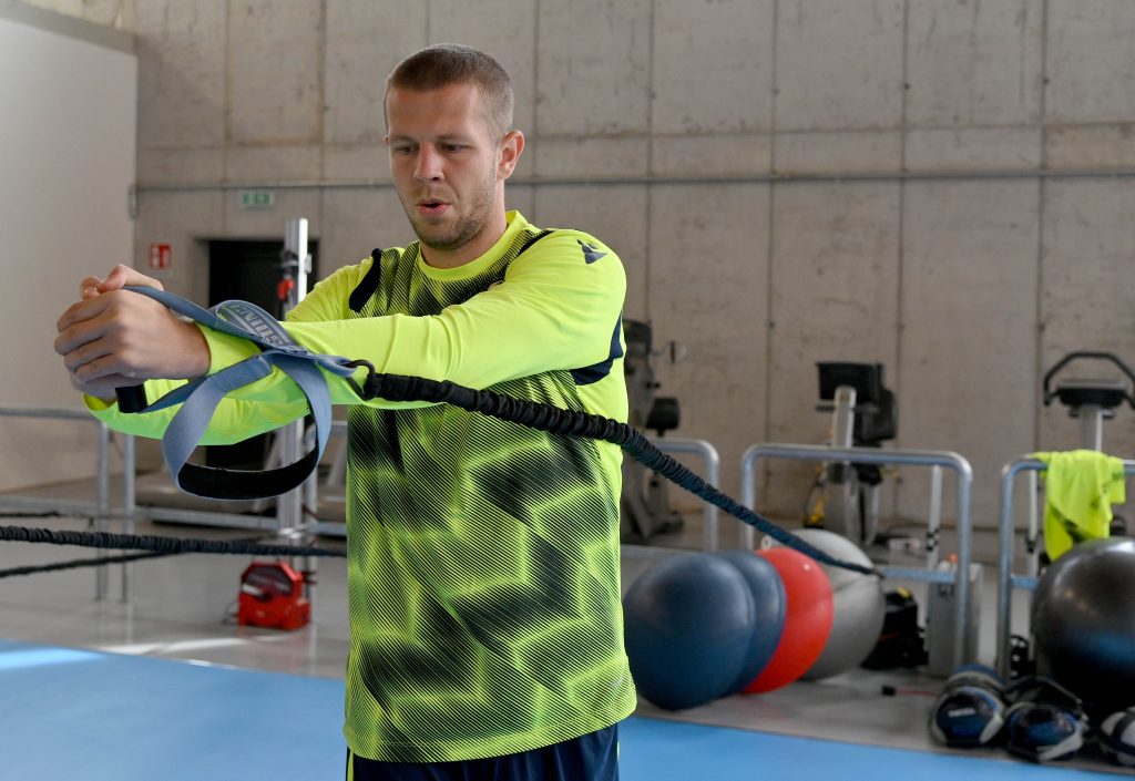 Mercato Lazio - Esce Vavro ed entra un big: ecco come possono sbloccarsi le entrate