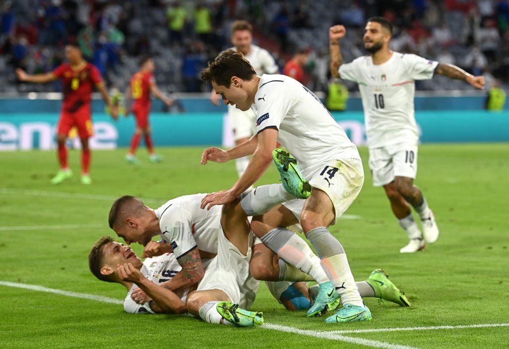 Barella con Verratti e Chiesa
