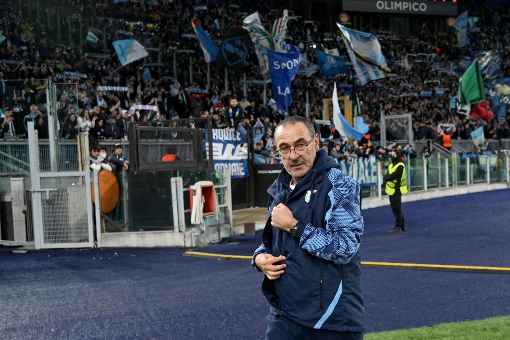 Sarri sotto la Curva Nord