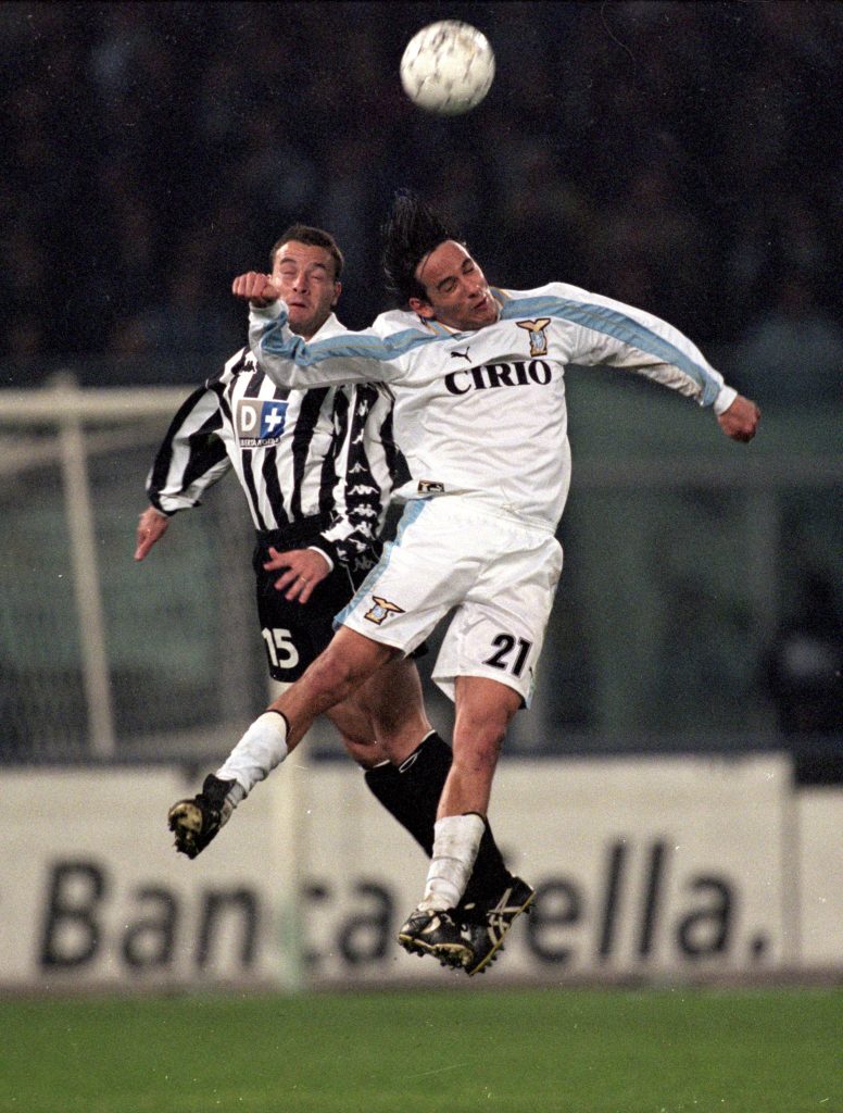 Alessandro Birindelli a duello con Simone Inzaghi in Juventus-Lazio