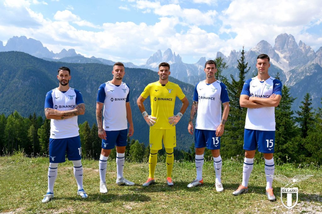 La nuova maglia della Lazio