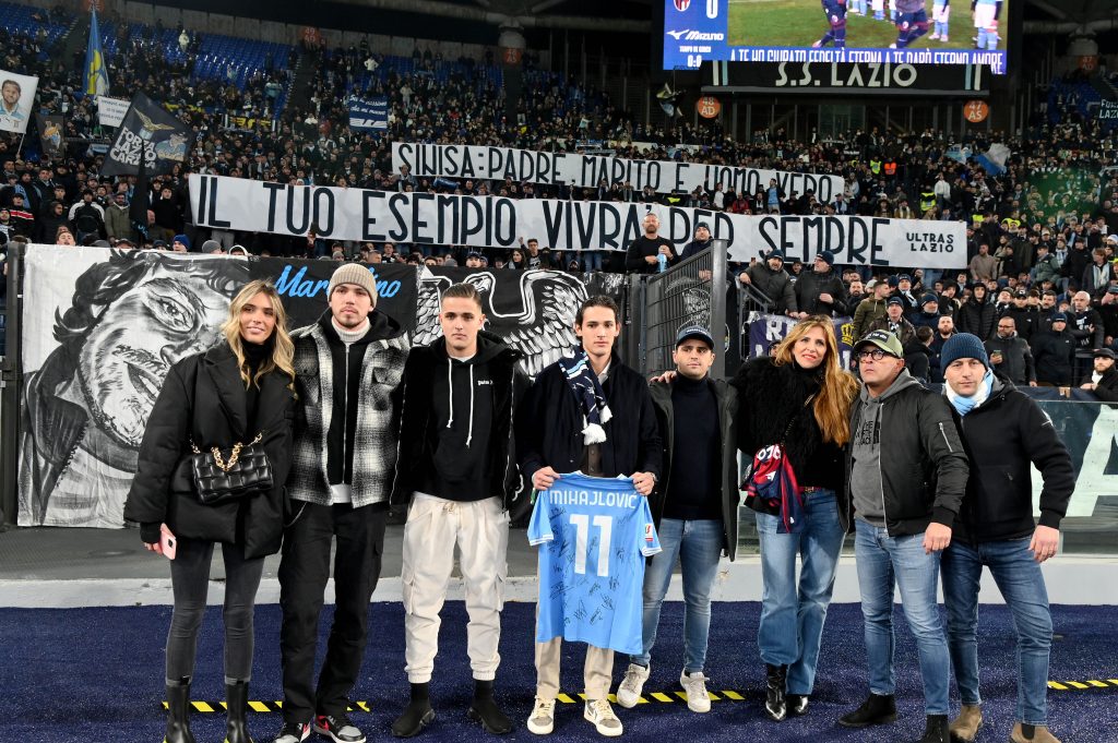 La famiglia di Mihajlovic sotto la Nord