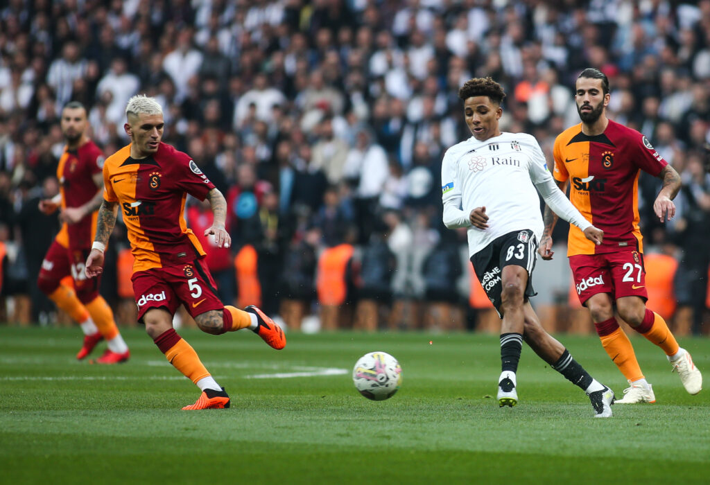 Torreira e Gedson Fernandes