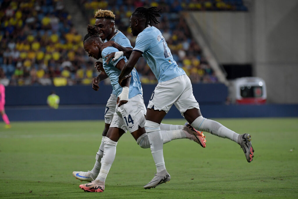 Noslin, Dele-Bashiru e Tchaouna