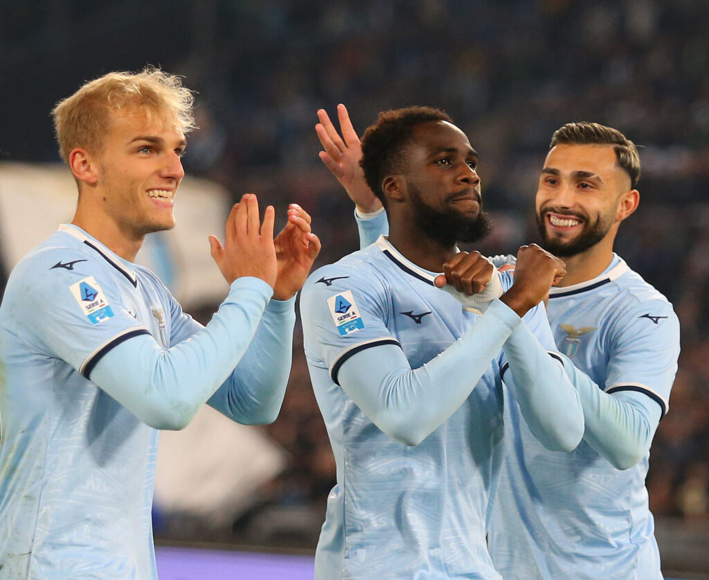 Isaksen, Dia e Castellanos